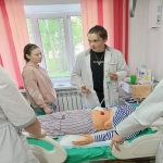Участники студенческих отрядов в рамках гранта бесплатно осваивают в ББМК профессию "Младшая медицинская сестра по уходу за больными"