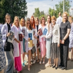 Сегодня, 27 июня, в Барнаульском базовом медицинском колледже состоялся один из самых важных дней в жизни наших студентов — торжественная церемония вручения дипломов.