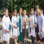 Сегодня, 27 июня, в Барнаульском базовом медицинском колледже состоялся один из самых важных дней в жизни наших студентов — торжественная церемония вручения дипломов.